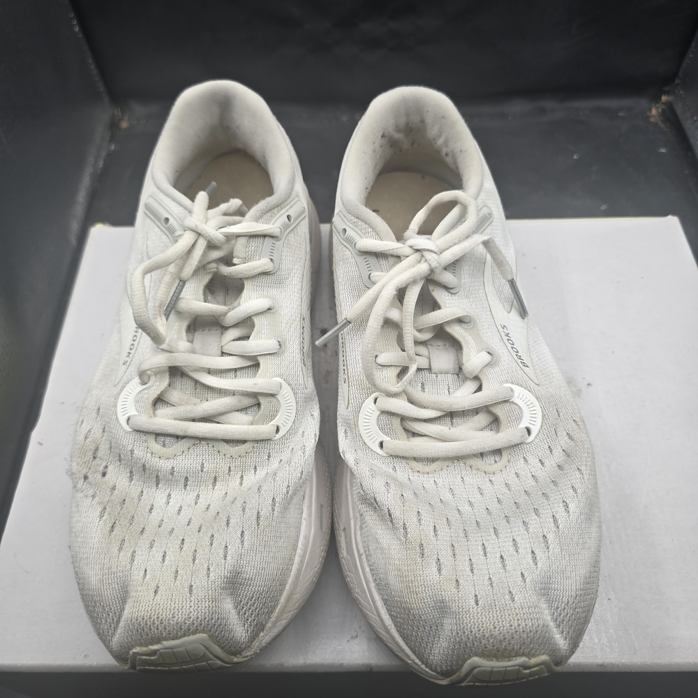 Brooks White Athletic Shoes‎